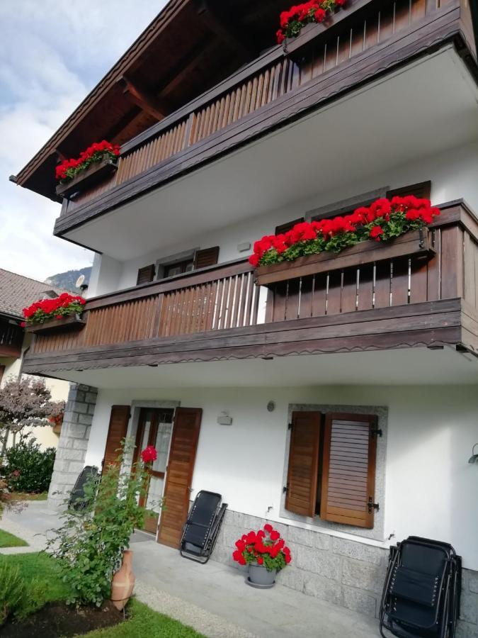 Appartamento Con Giardino Carisolo Exteriér fotografie